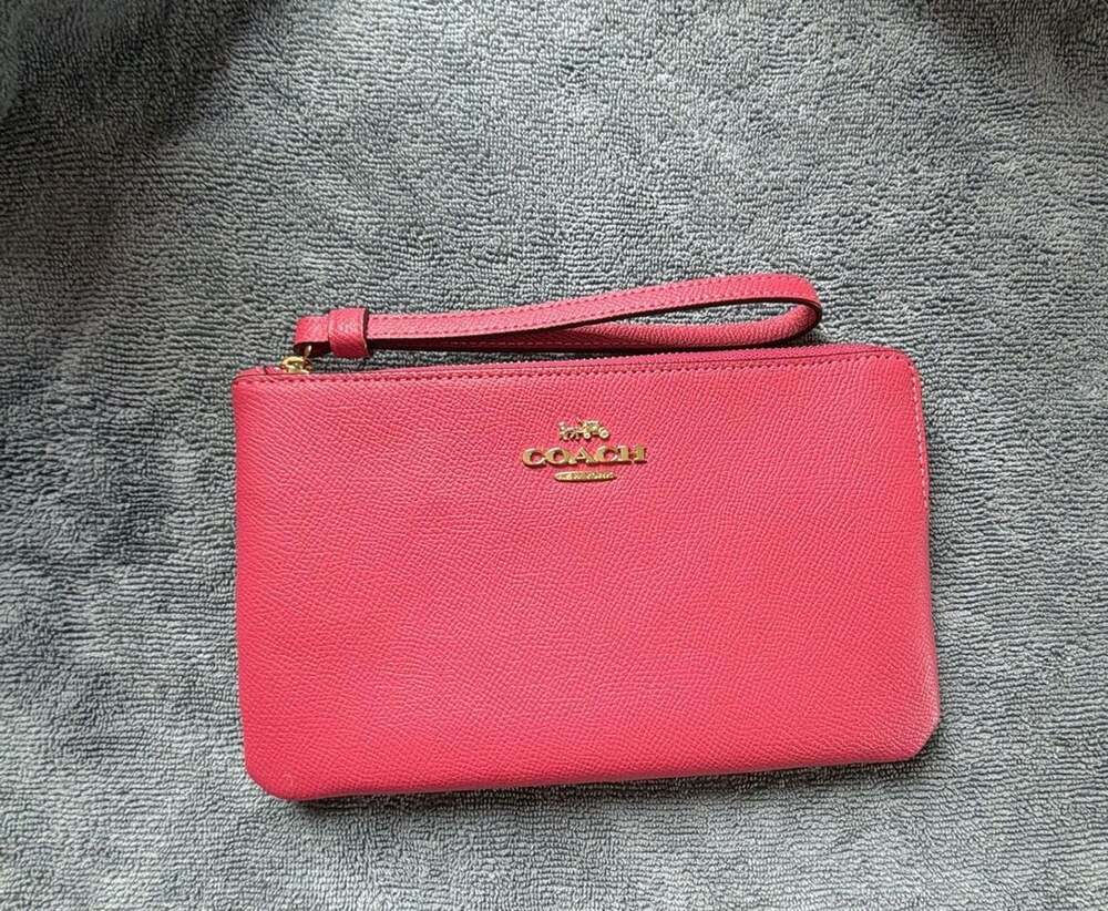 Coach Crossgrain Leather Large Corner Zip Wristlet in Fuchsia Pink - Picture 4 of 7